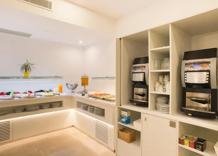 מלון Playas De 3*