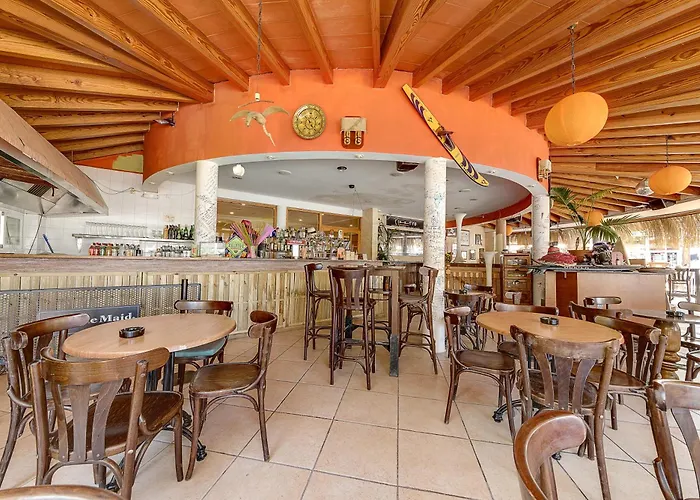 מלון Playas De 3*